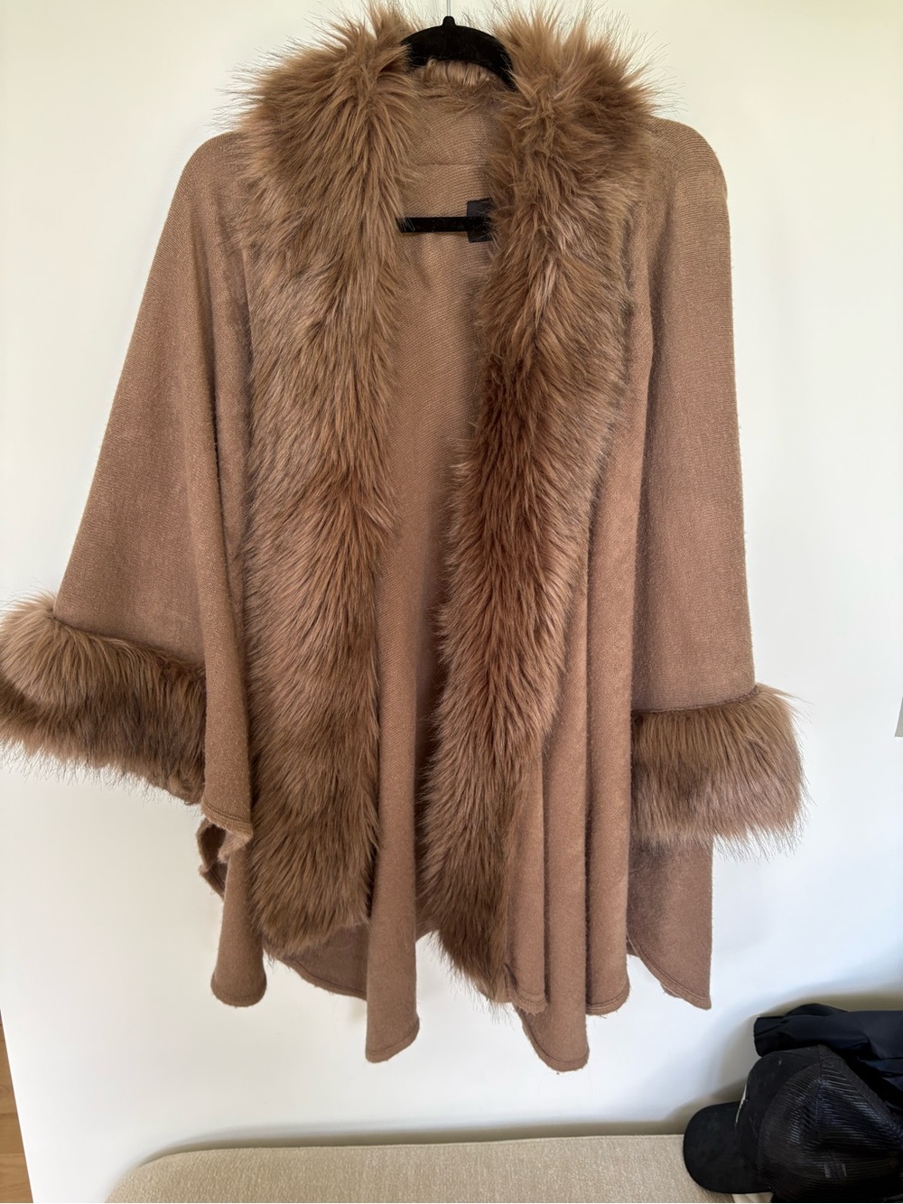 Dolce Cabo Faux Fur Trim Cape in Camel